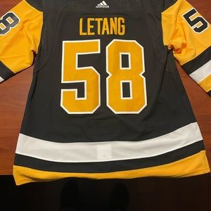 *LIKE NEW* Authentic Kris LeTang Pittsburgh Pens Jersey SZ: 54